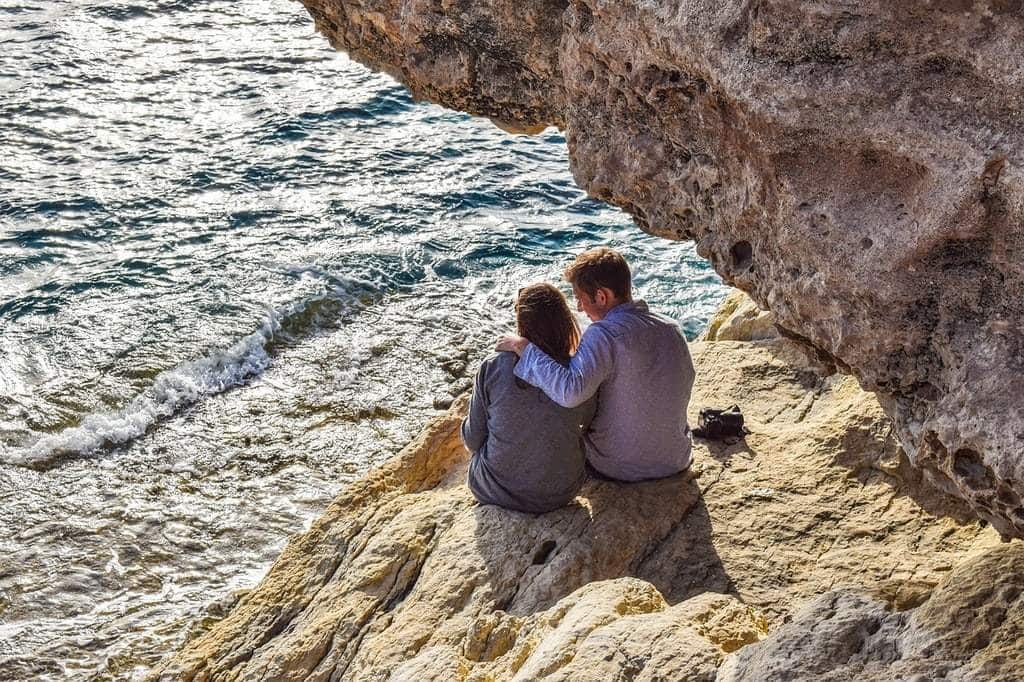 Comment réinventer sa vie amoureuse avec l'aide d'un expert local ?